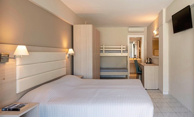 Mitsis Messonghi Beach Hotel - Wohnbeispiel Doppelzimmer Quadruple Gartenblick (Zimmercodierung DB2)