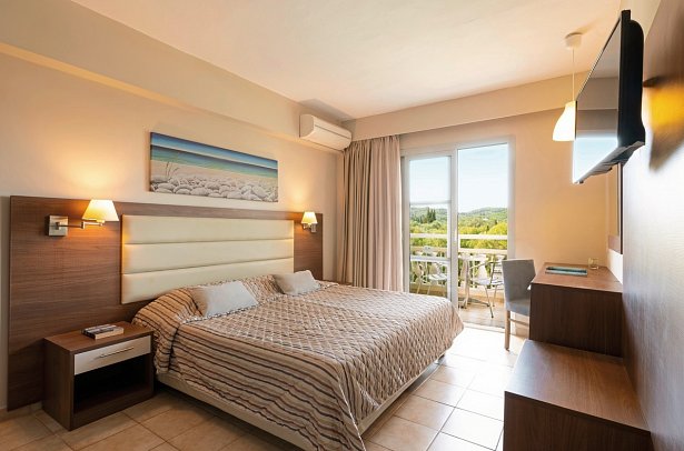 Mitsis Messonghi Beach Hotel - Wohnbeispiel Doppelzimmer Flussblick (Zimmercodierung DB1)