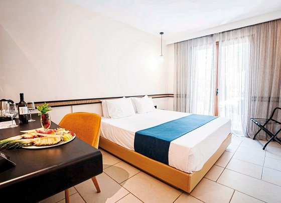Wyndham Corfu Acharavi Hotel - Wohnbeispiel Doppelzimmer Gartenblick (Zimmercodierung D1G)