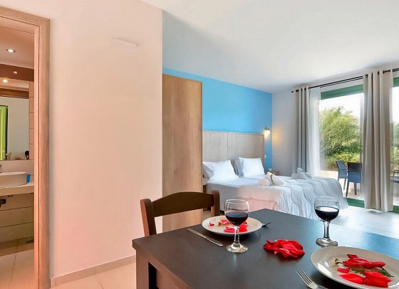 Likithos Hotel - Wohnbeispiel Studio Gartenblick (Zimmercodierung SBG)
