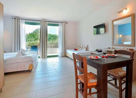 Likithos Hotel - Wohnbeispiel Studio Gartenblick (Zimmercodierung SBG)