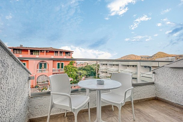 Alkionis - Wohnbeispiel Doppelzimmer Gartenblick (Zimmercodierung DBG)