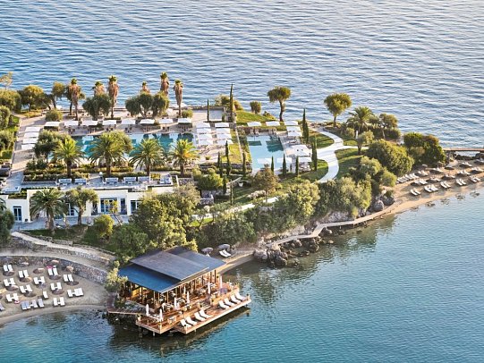 Corfu Imperial a Grecotel Resort to Live
