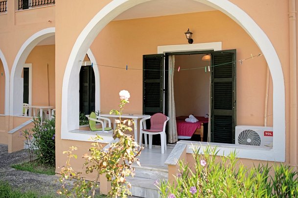 Villa Silvia - Wohnbeispiel Appartement 2 Schlafzimmer Gartenblick (Zimmercodierung OBG)