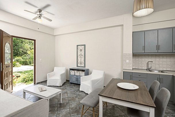 Villa Violetta - Wohnbeispiel Villa Deluxe Gartenblick (Zimmercodierung VDG)