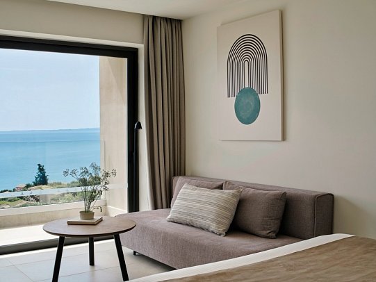 Aeolos Beach Resort - Wohnbeispiel Doppelzimmer Deluxe Meerblick (Zimmercodierung DDM)