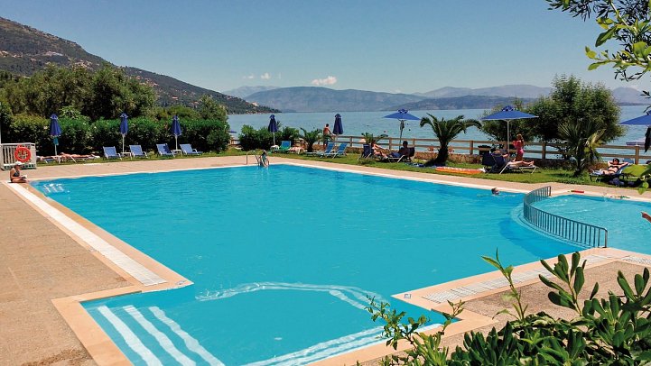 La Riviera Barbati Seaside Luxurious Apartments & Villas