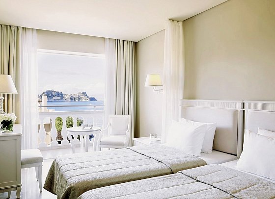 Mon Repos Palace - Wohnbeispiel Doppelzimmer Deluxe Meerblick (Zimmercodierung DDM)
