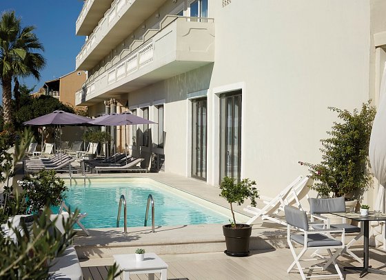 Mon Repos Palace