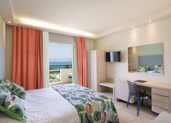 Mareblue Beach Corfu Resort - Wohnbeispiel Doppelzimmer Deluxe Meerblick (Zimmercodierung DDM)