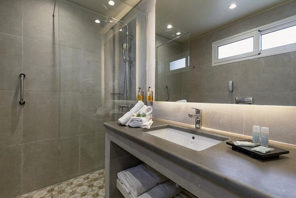 Mareblue Beach Corfu Resort - Bad Doppelzimmer Superior (Zimmercodierung DS1)