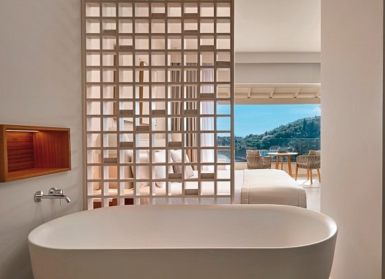 San Antonio Corfu Resort - Badbeispiel Junior Suite Fabulous Buchtblick (Zimmercodierung J1M)