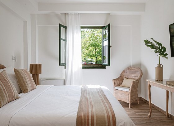 Grecotel LUXME Costa Botanica - Wohnbeispiel Familienzimmer mit Verbindungstür Veranda (Zimmercodierung FV1)