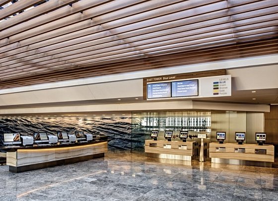 Hyatt Regency Chicago - Lobby