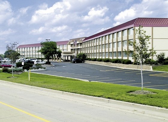 Best Western Plus Chicago Hillside