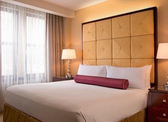 Millennium Knickerbocker Hotel - Wohnbeispiel Standard Room, 1 King Bed (Zimmercodierung UG2)