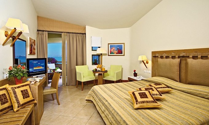 Giannoulis Santa Marina Plaza