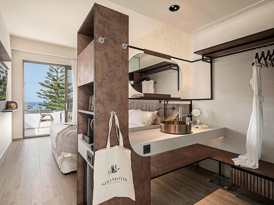 Geraniotis Beach - Wohnbeispiel Doppelzimmer Superior seitl. Meerblick (Zimmercodierung DSN)