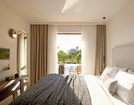 Asterion Suites & Spa - Designed for adults by Louis Hotels - Wohnbeispiel Suite Swim-up (Zimmercodierung W1Q)