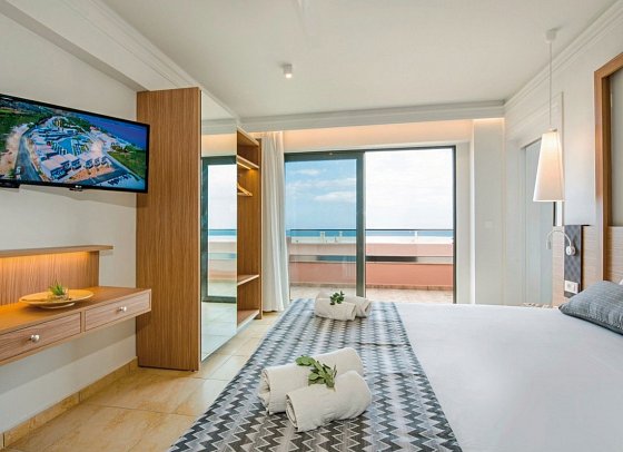 Kiani Beach Resort