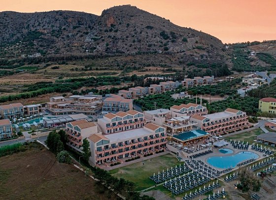 Kiani Beach Resort