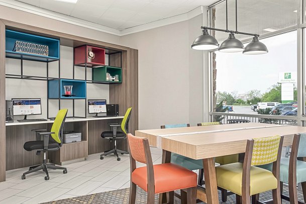 Holiday Inn Riverview