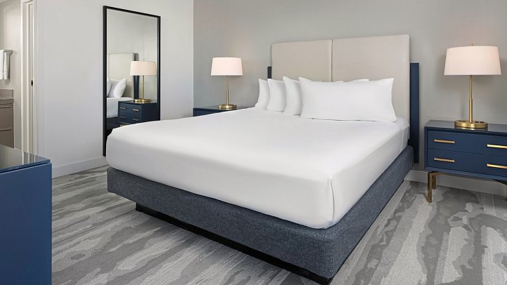 Embassy Suites Myrtle Beach - Kingston Plantation - Wohnbeispiel Standard One bed (Zimmercodierung UG1)
