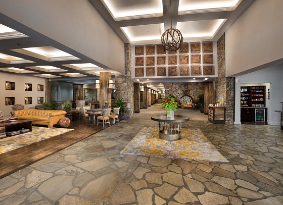 Crowne Plaza Resort Asheville