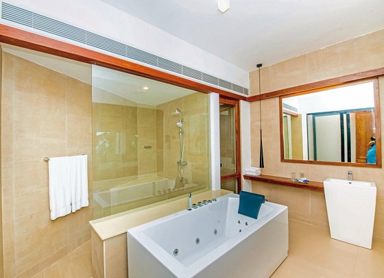 Goldi Sands Hotel - Badbeispiel Junior Suite (Zimmercodierung JB1)