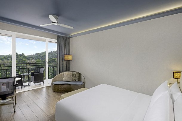 Radisson Hotel Kandy - Wohnbeispiel Deluxe Lake View (Zimmercodierung UDI)