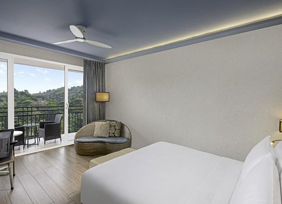 Radisson Hotel Kandy - Wohnbeispiel Deluxe Lake View (Zimmercodierung UDI)