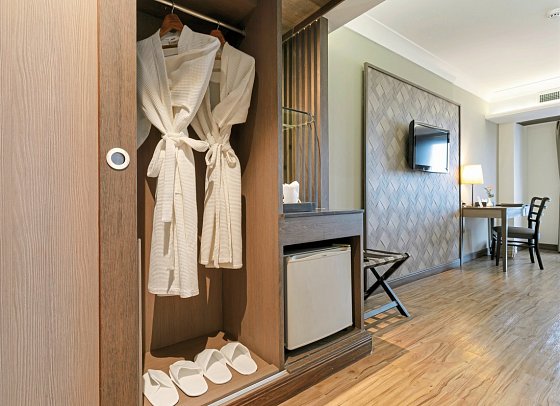 Amora Tapae Hotel Chiang Mai - Wohnbeispiel Deluxe Premier (Zimmercodierung UM2)