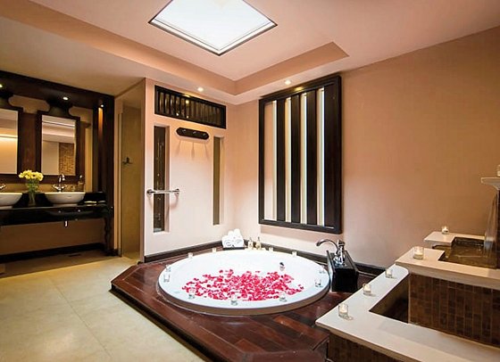 Siripanna Villa Resort & Spa Chiang Mai - Badbeispiel Royal Lanna Villa (Zimmercodierung VB1)