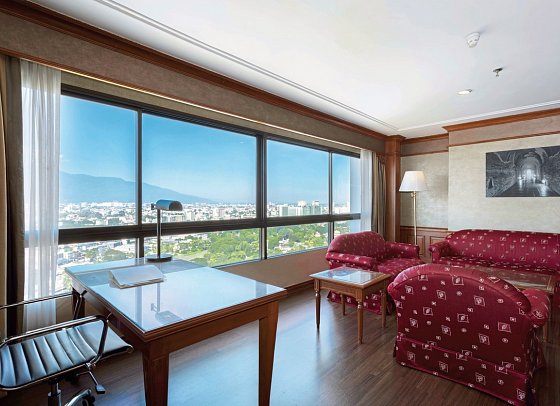 Centara Riverside Hotel Chiang Mai - Wohnbeispiel Grand Suite (Zimmercodierung WB2)