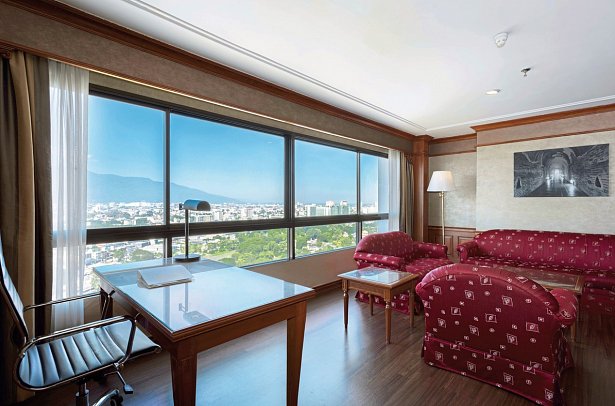 Centara Riverside Hotel Chiang Mai - Wohnbeispiel Grand Suite (Zimmercodierung WB2)