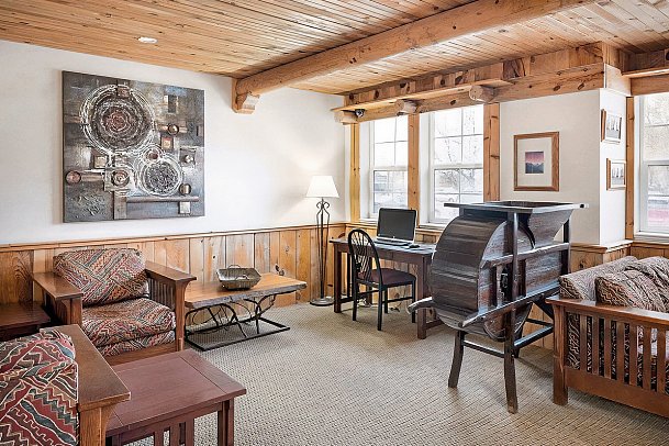 River Canyon Lodge