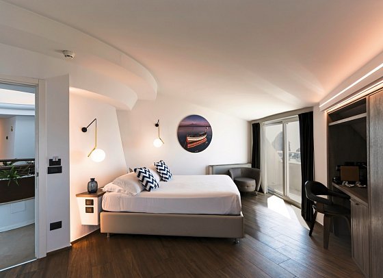 Grand Hotel Faraglioni - Wohnbeispiel Doppelzimmer Deluxe (Zimmercodierung DD1)