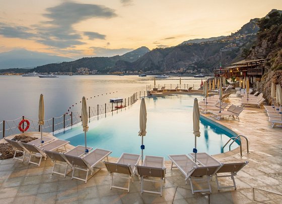 UNAHOTELS Capotaormina