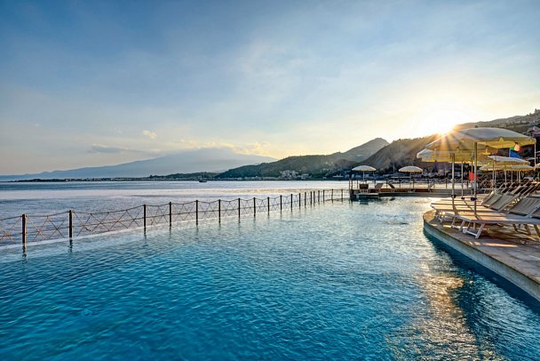 UNAHOTELS Capotaormina