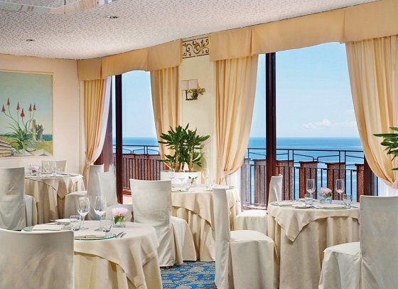 UNAHOTELS Capotaormina