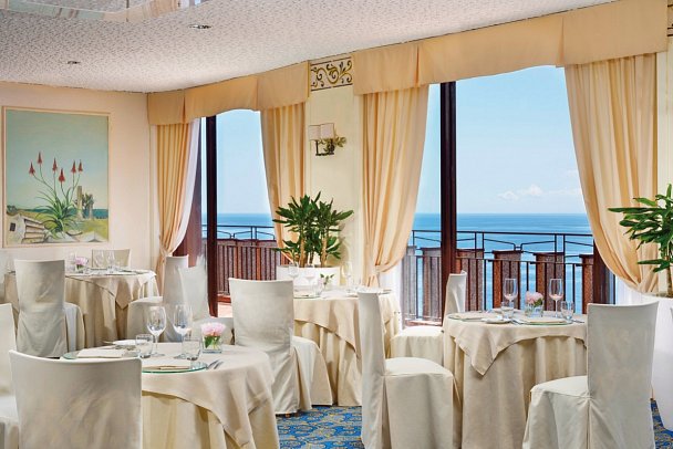 UNAHOTELS Capotaormina