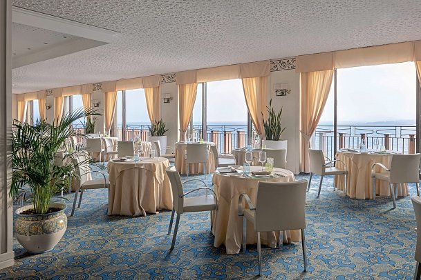 UNAHOTELS Capotaormina