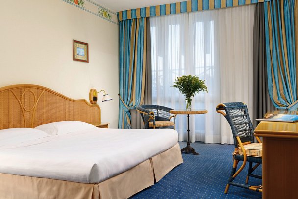 UNAHOTELS Capotaormina - Wohnbeispiel Doppelzimmer Superior (Zimmercodierung DS1)