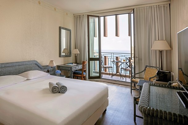 UNAHOTELS Capotaormina - Wohnbeispiel Doppelzimmer Deluxe Meerblick (Zimmercodierung DDM)