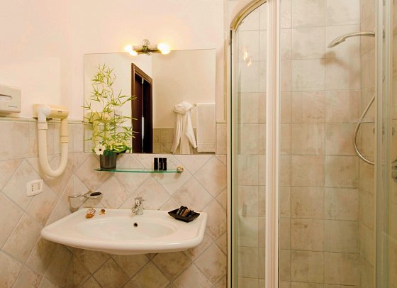 CDSHotels Baia Taormina - Wohnbeispiel Doppelzimmer/Doppelzimmer Superior (Zimmercodierungen DB1 & DS1)