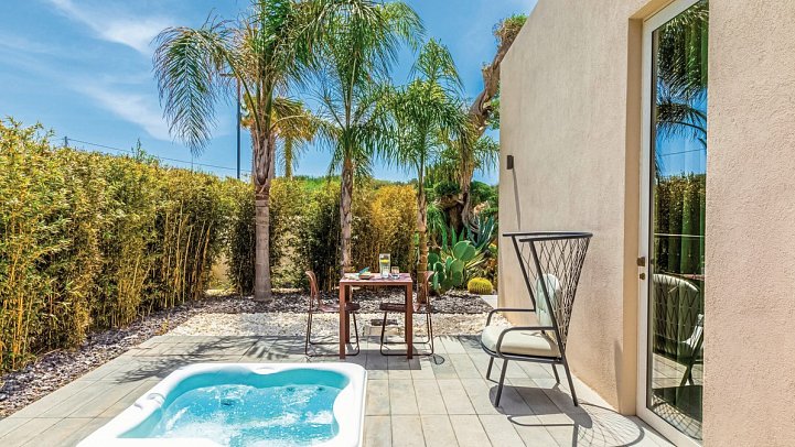 Minareto - Wohnbeispiel Jacuzzi Suite (Zimmercodierung WB3)