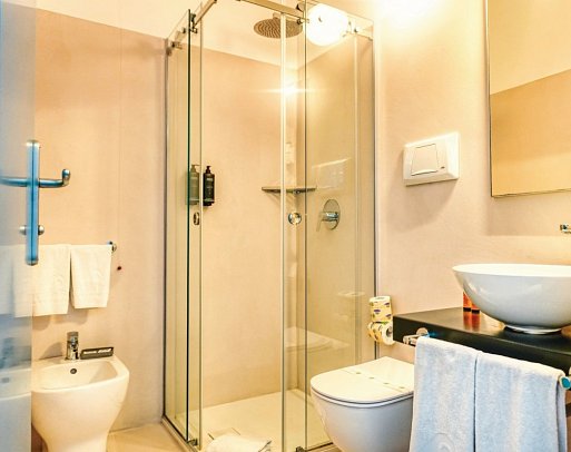 La Battigia - Wohnbeispiel Doppelzimmer Deluxe Meerblick (Zimmercodierung UDM)