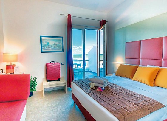 La Battigia - Wohnbeispiel Doppelzimmer Deluxe Meerblick (Zimmercodierung UDM)