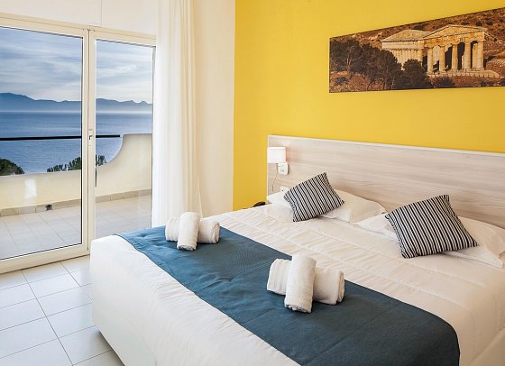 CDSHotels Terrasini - Citta del Mare - Wohnbeispiel Doppelzimmer Komfort Meerblick (Zimmercodierung DFM)