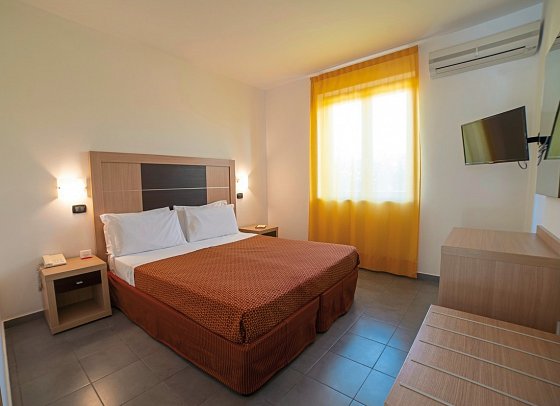 VOI Baia di Tindari Resort - Wohnbeispiel Familienzimmer (Zimmercodierung FB1)